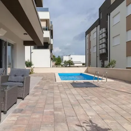 Karla - Zadar, Apartment