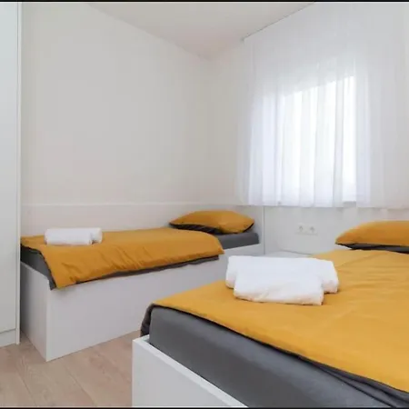 Karla - Zadar, Apartment